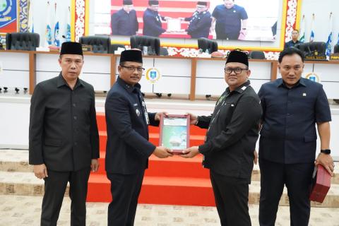 DPRD Babel Gelar Paripurna Penetapan Propemperda 2027 dan Penyampaian 3 Raperda